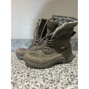 UGG Adirondack Waterproof Lace-Up Boots Size 9 *Worn Once*